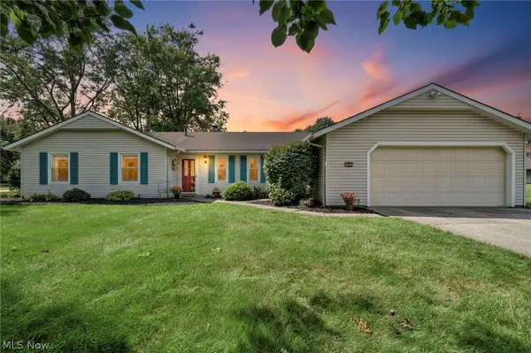 4914 Meadow Moss Lane, North Ridgeville, OH 44039