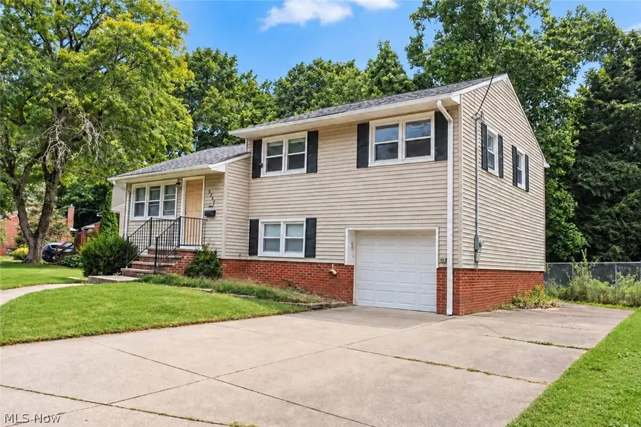 6254 Colebrook Road, Parma Heights, OH 44130 - #2