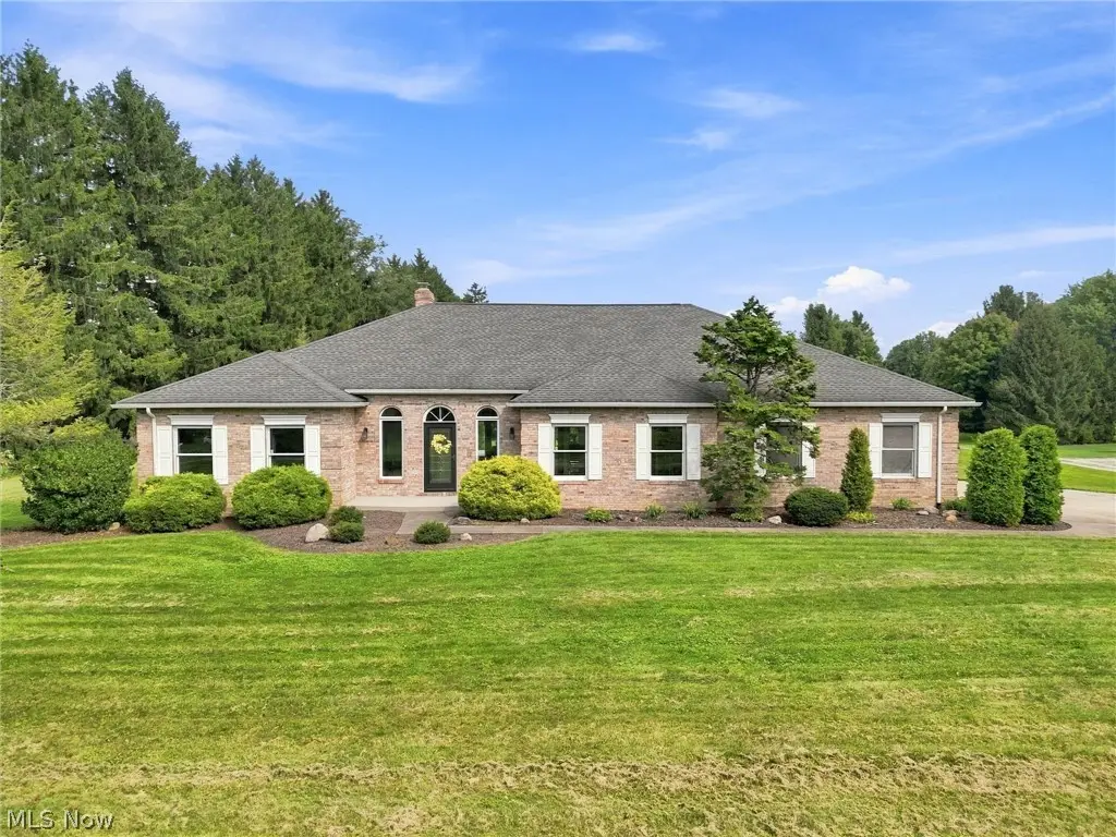812 S Prospect Avenue, Hartville, OH 44632 - #1