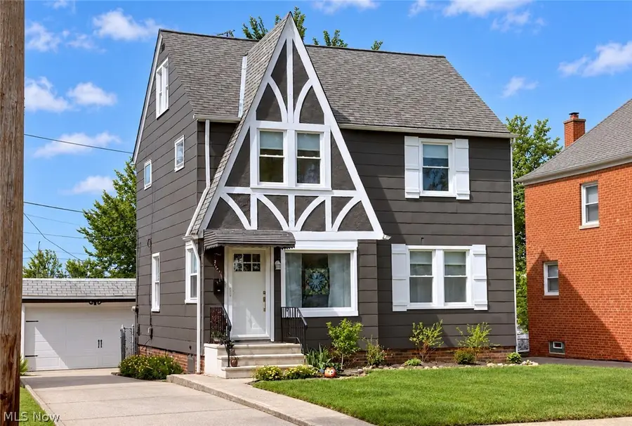 568 Darlington Drive, Bedford, OH 44146 - #2