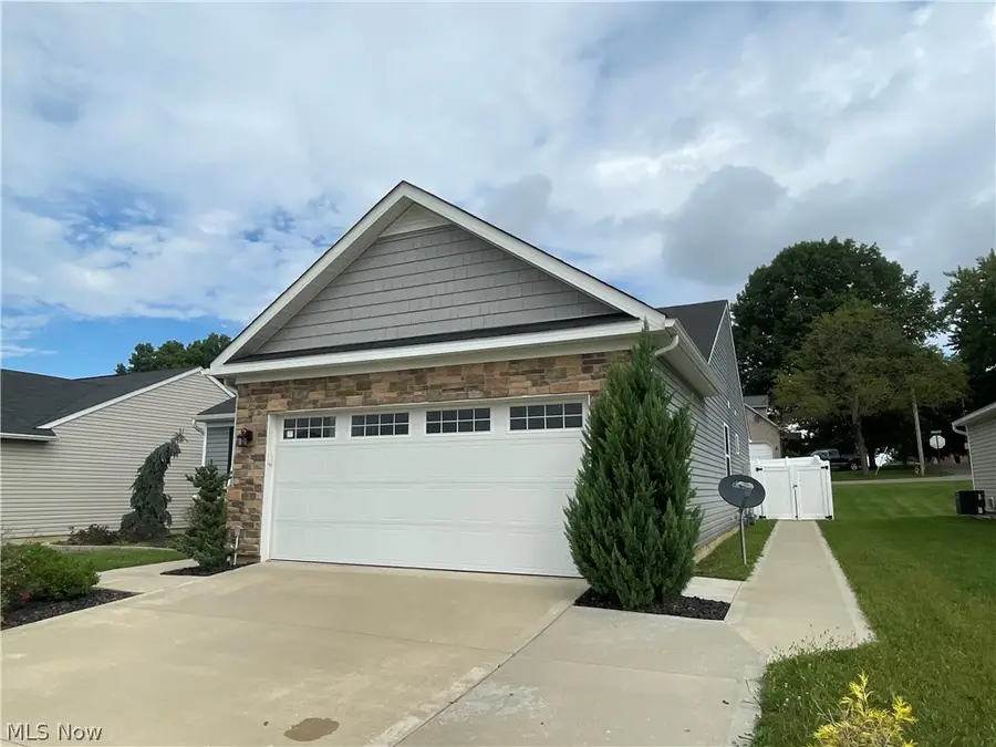 6913 Gauntlet Sw Street, Massillon, OH 44646 - #3