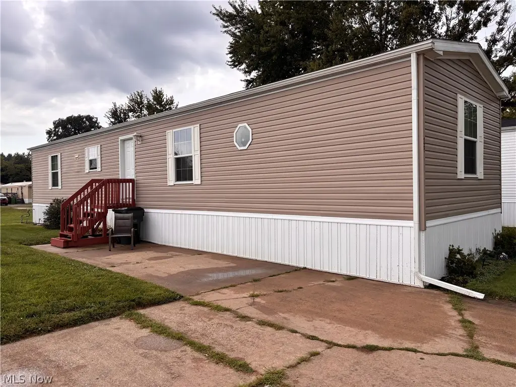 121 Tracy Drive, Dover, OH 44622 - #1