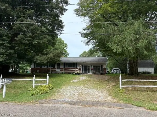 1207 Chaparrel Sw Road, Hartville, OH 44632