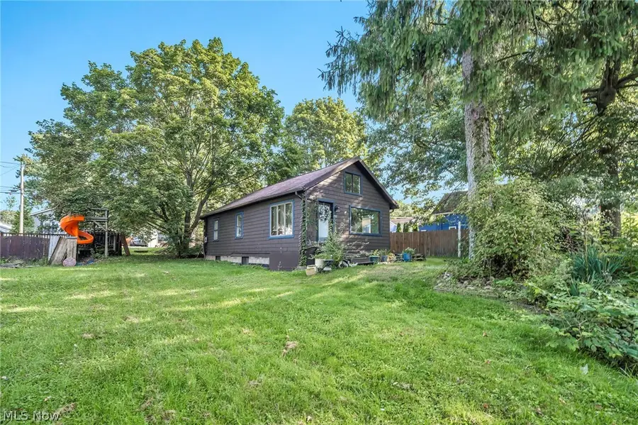 101 Radnor Avenue, Portage Lakes, OH 44319 - #2