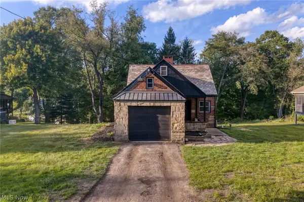 146 Spruce Nw Drive, North Canton, OH 44720