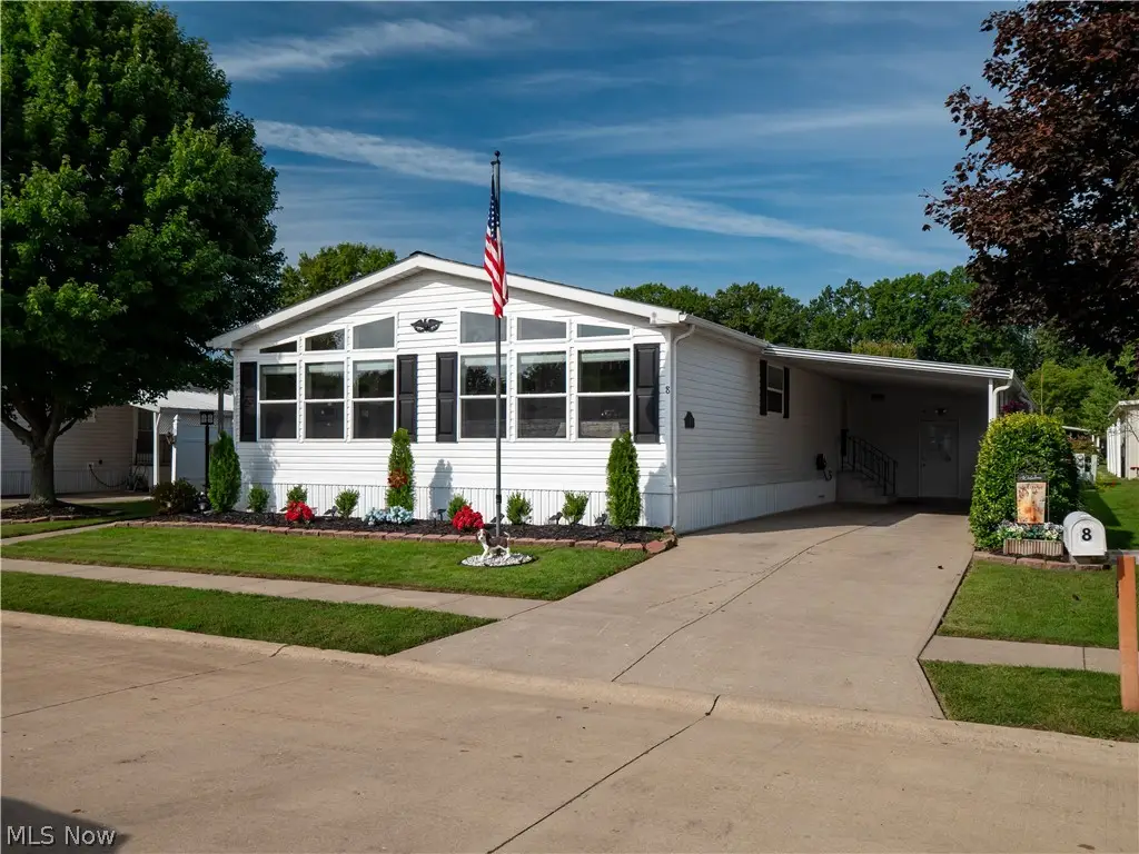 8 Emerald Lane Lane, Olmsted, OH 44138 - #1