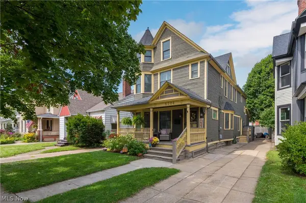 6204 W Clinton Avenue, Cleveland, OH 44102