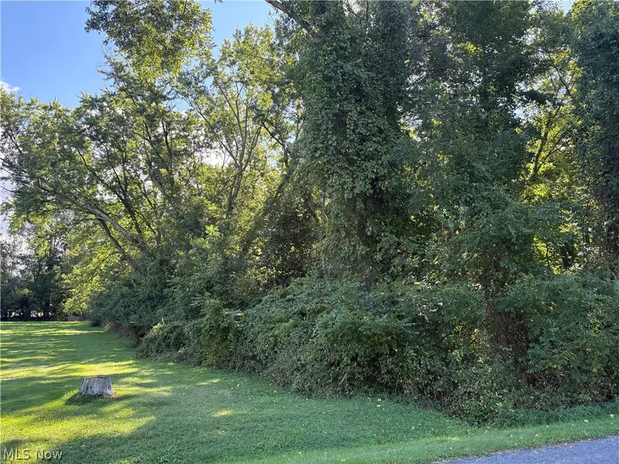 4051 Greenbay Drive, Barberton, OH 44203 - #3