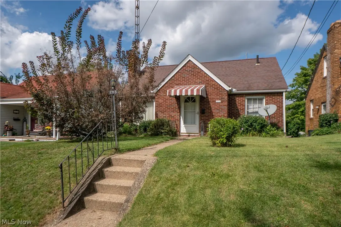 1713 29th Nw Street, Canton, OH 44709 - #1