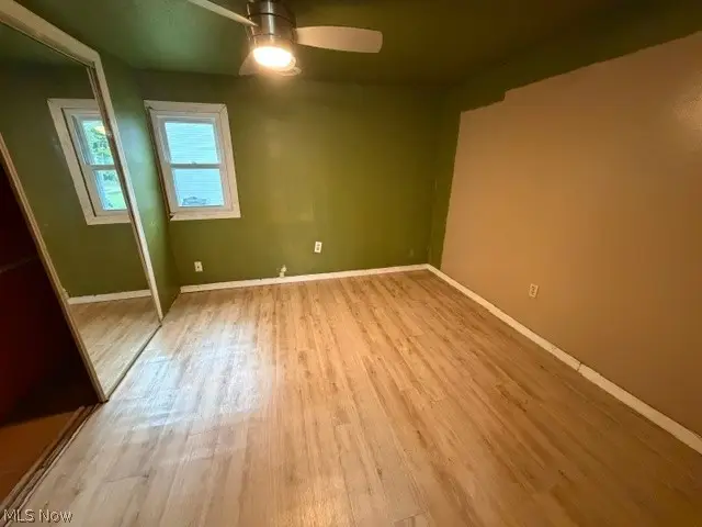 909 Harriet Street, Lorain, OH 44055 - #3