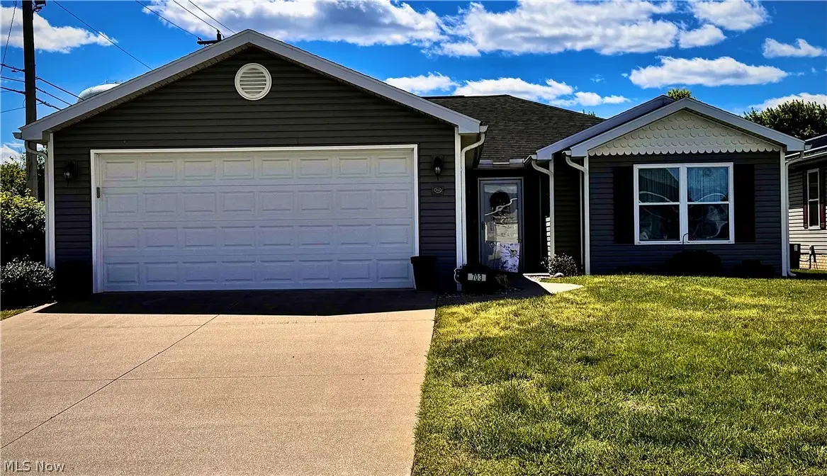 703 Oak Tree Lane, Belpre, OH 45714 - #1