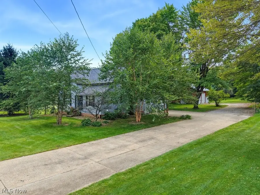 3054 Swamp Ne Street, Hartville, OH 44632 - #2