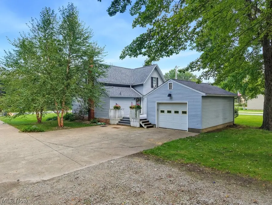 3054 Swamp Ne Street, Hartville, OH 44632 - #3