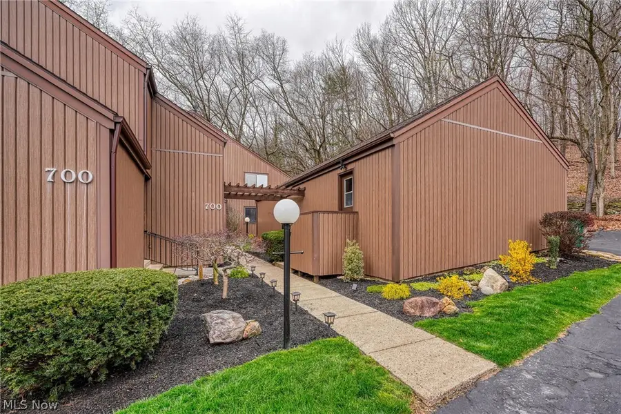 700 Tall Oaks Court, Newark, OH 43055 - #3