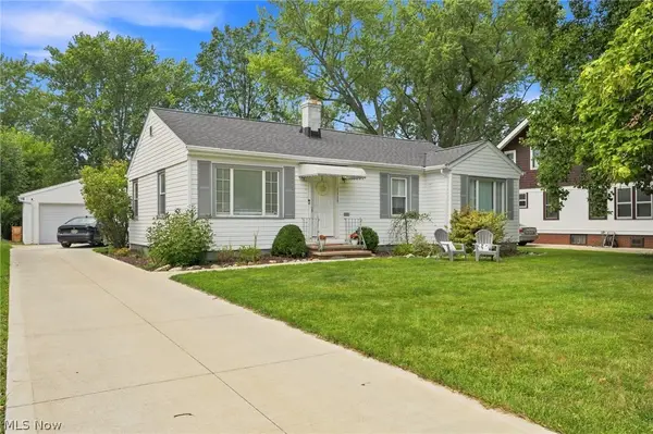 4028 W 220th Street, Fairview Park, OH 44126