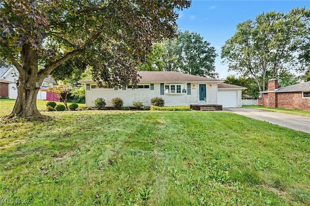 811 Leecrest Nw Street, Massillon, OH 44646 - #1