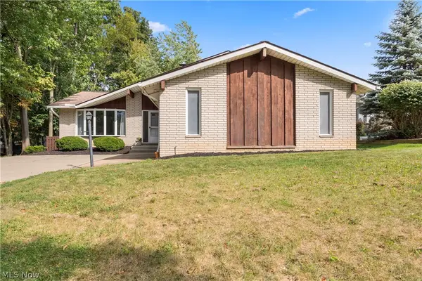 7653 Trenton Trail, Middleburg Heights, OH 44130