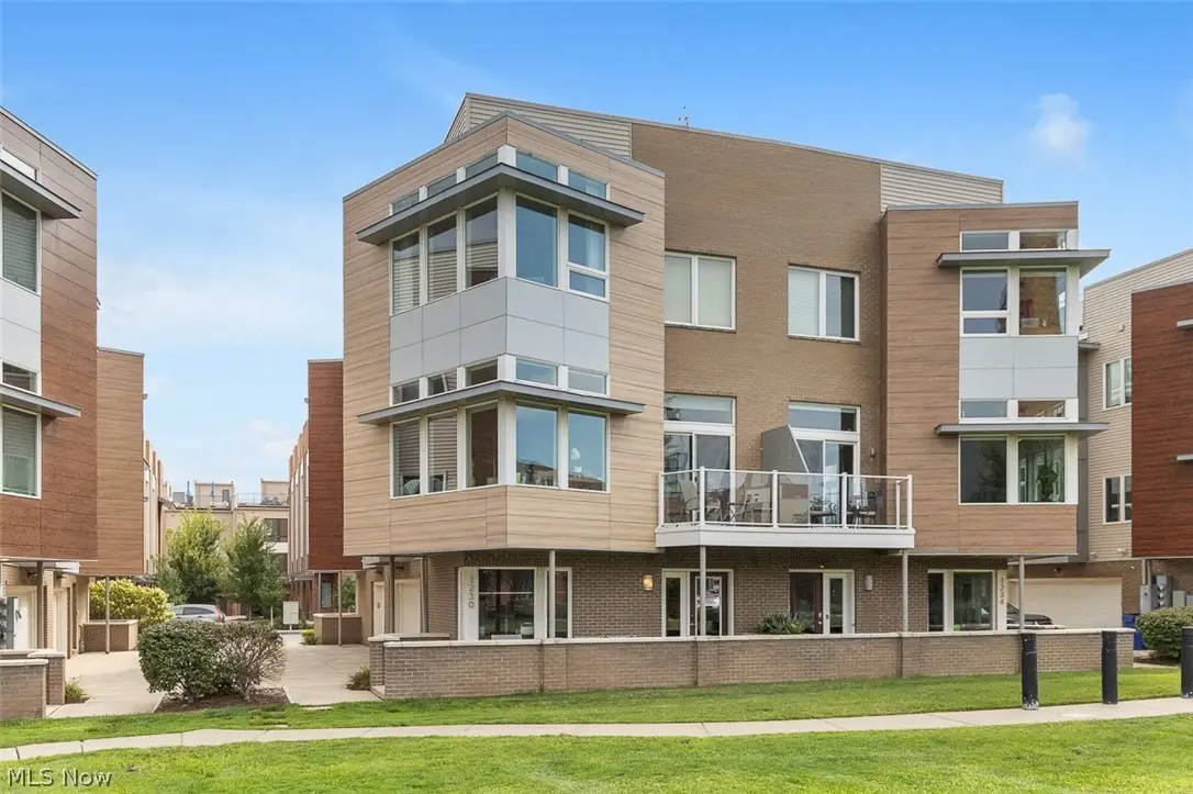 1230 W 74th Street #1230, Cleveland, OH 44102 - #1