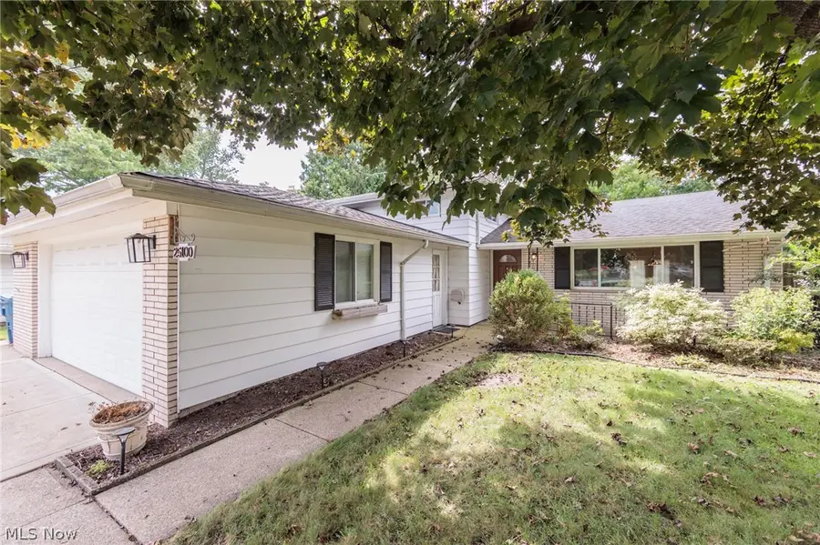 25100 Arlington Lane, North Olmsted, OH 44070 - #2