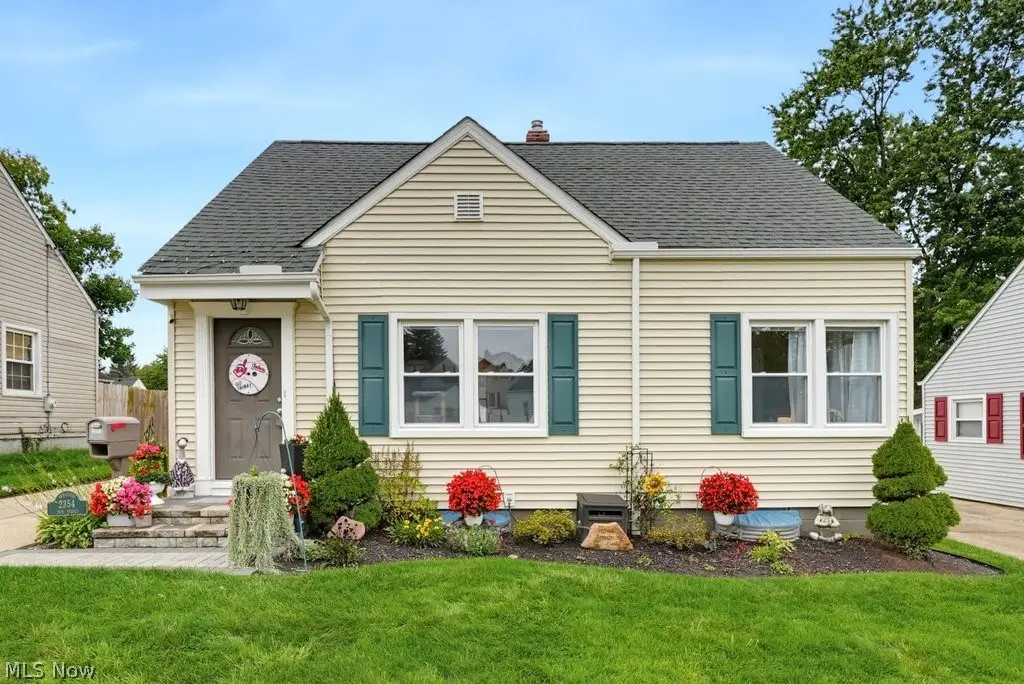 2354 25th Street, Cuyahoga Falls, OH 44223 - #1