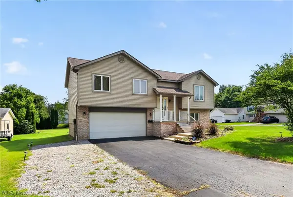 1064 Saul Drive, Hubbard, OH 44425