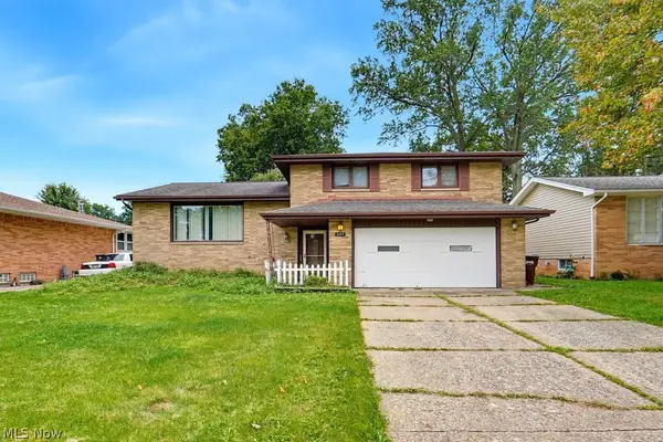 2207 Oaklawn Drive, Parma, OH 44134
