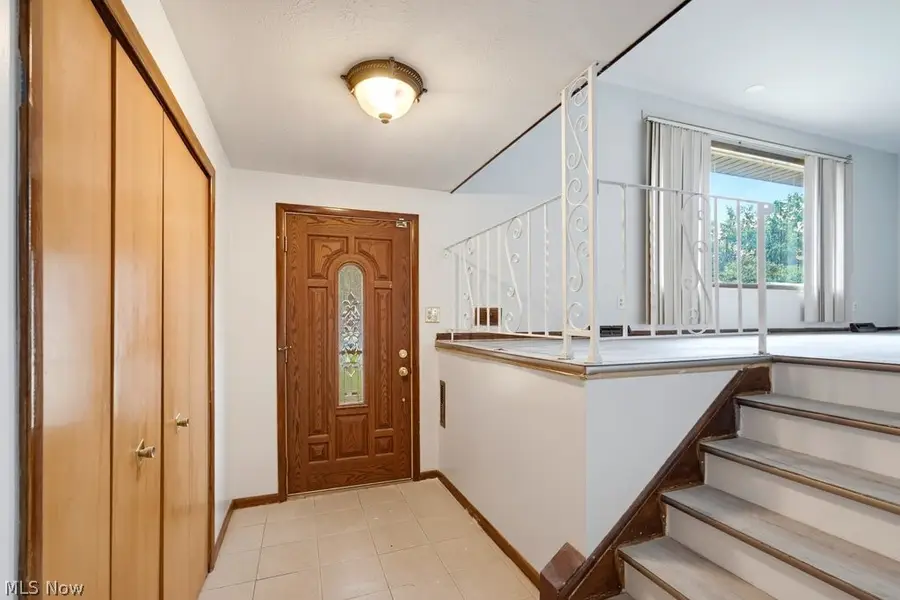 2207 Oaklawn Drive, Parma, OH 44134 - #3