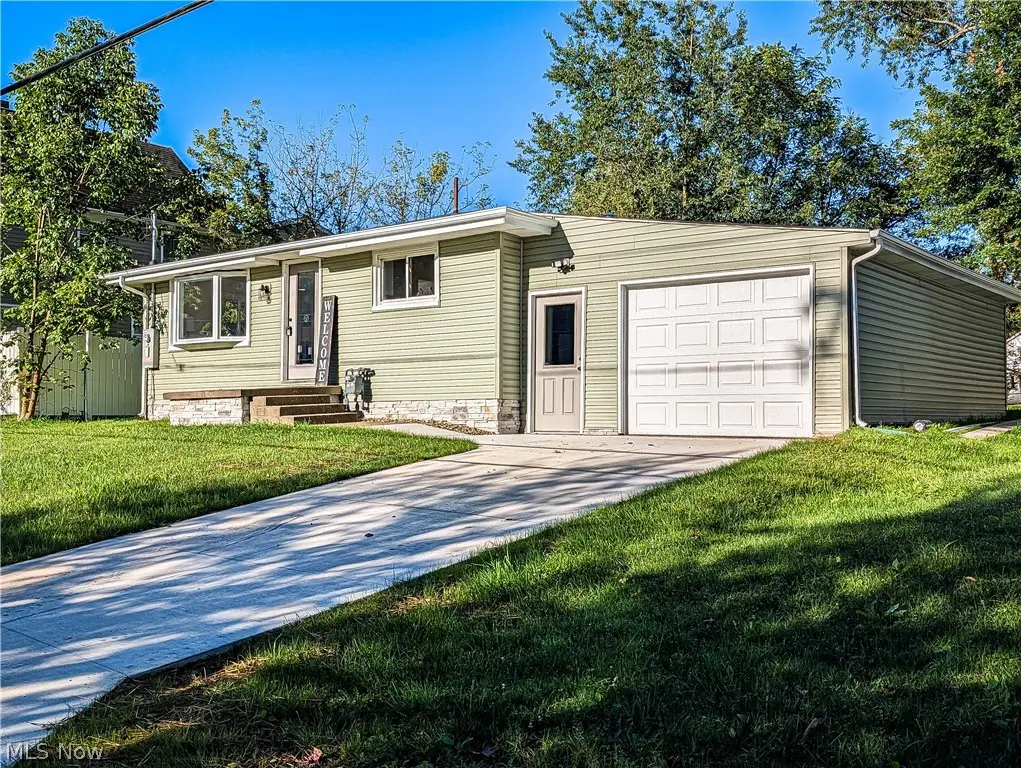 945 14th Se Street, Massillon, OH 44646 - #1