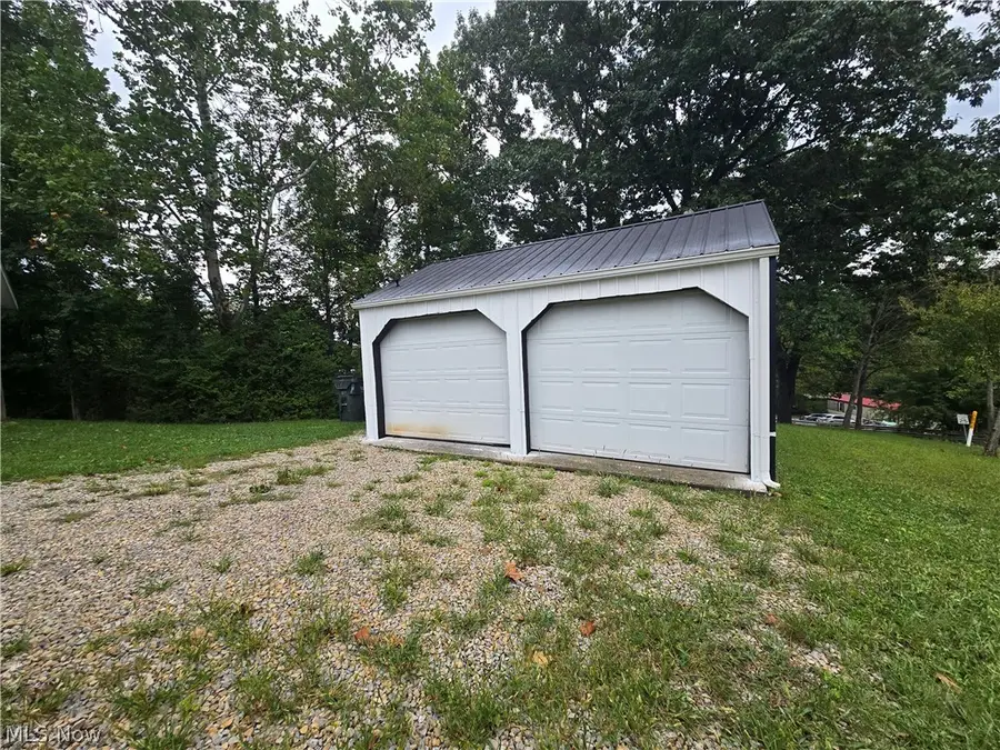 1225 Greenhouse Road, Zanesville, OH 43701 - #3