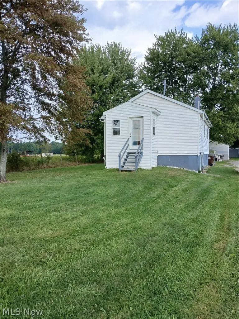 5376 N Park Ext Avenue, Bristolville, OH 44402 - #1