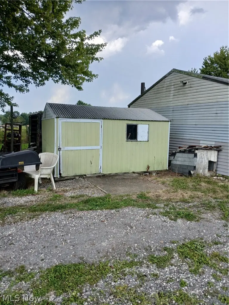 5376 N Park Ext Avenue, Bristolville, OH 44402 - #3