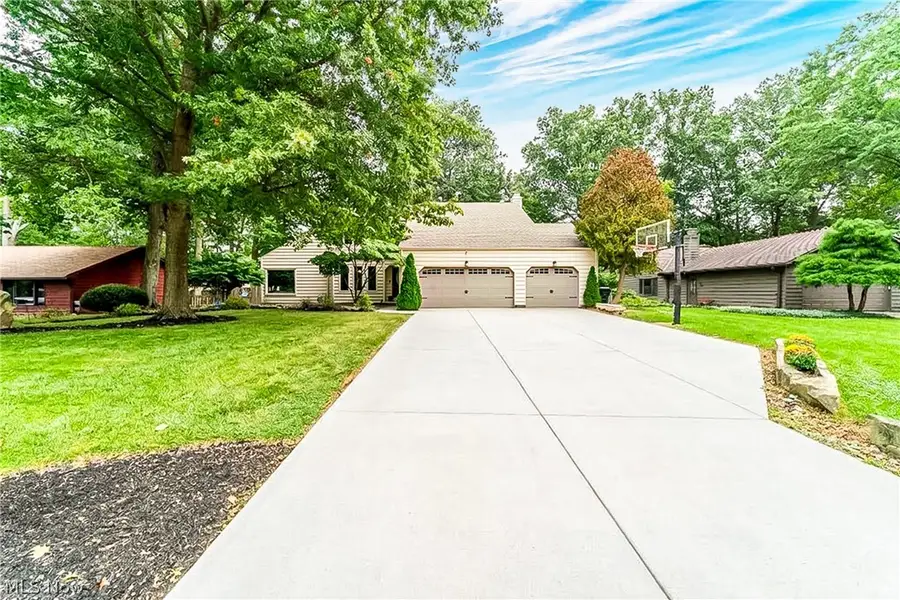 427 Armour Road, Avon Lake, OH 44012 - #2