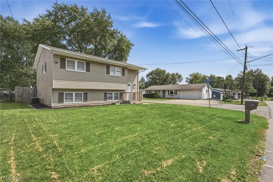 300 27th Nw Street, Massillon, OH 44647 - #2