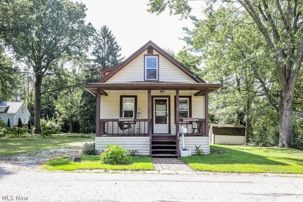 504 E Maple Lane, Ravenna, OH 44266 - #1