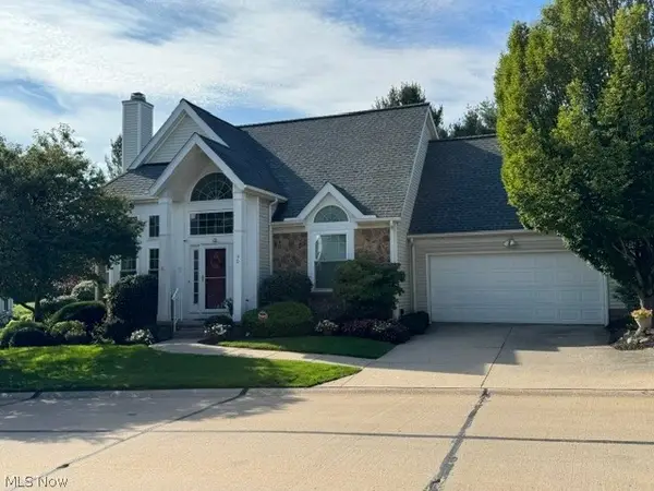 90 W Stonebrooke Drive, Orange Village, OH 44022
