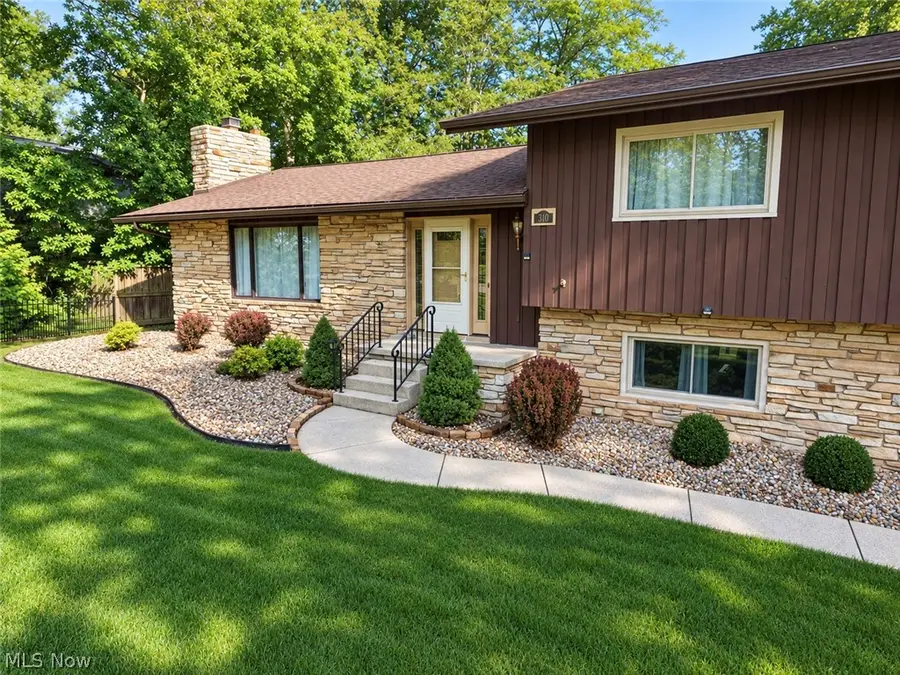 310 Fawnwood Drive, Tallmadge, OH 44278 - #3