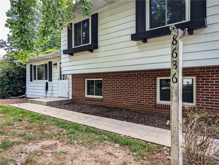 8636 Camelot Nw Avenue, Canal Fulton, OH 44614 - #2