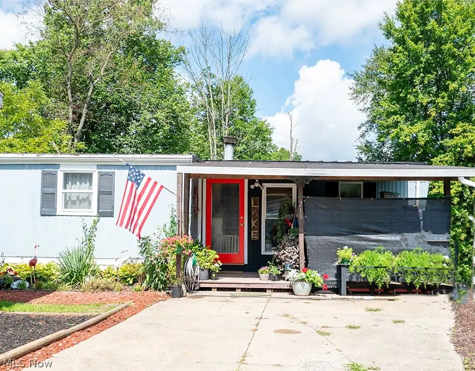 215 Lake Shore Terrace, Warren, OH 44483 - #1