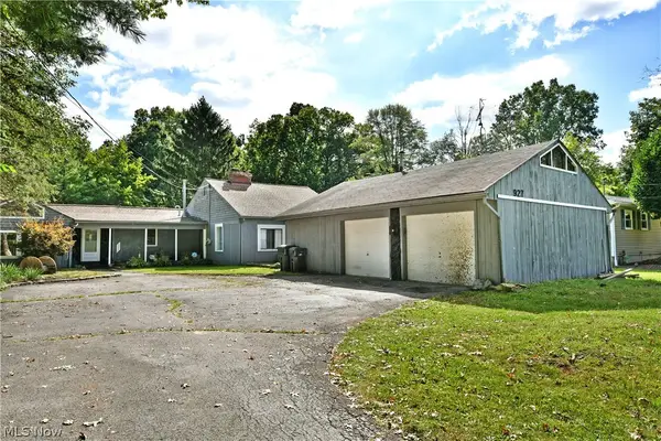 927 Howland Wilson Se Road, Warren, OH 44484