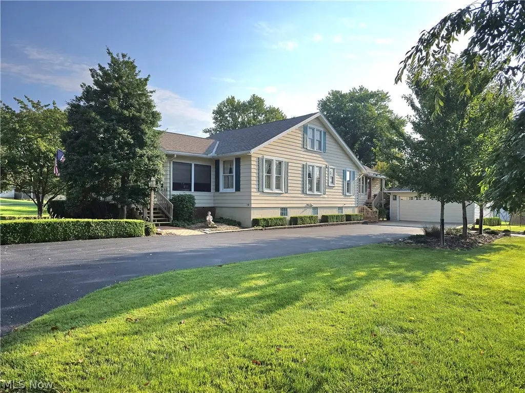2448 Clarendon Avenue, Zanesville, OH 43701 - #1