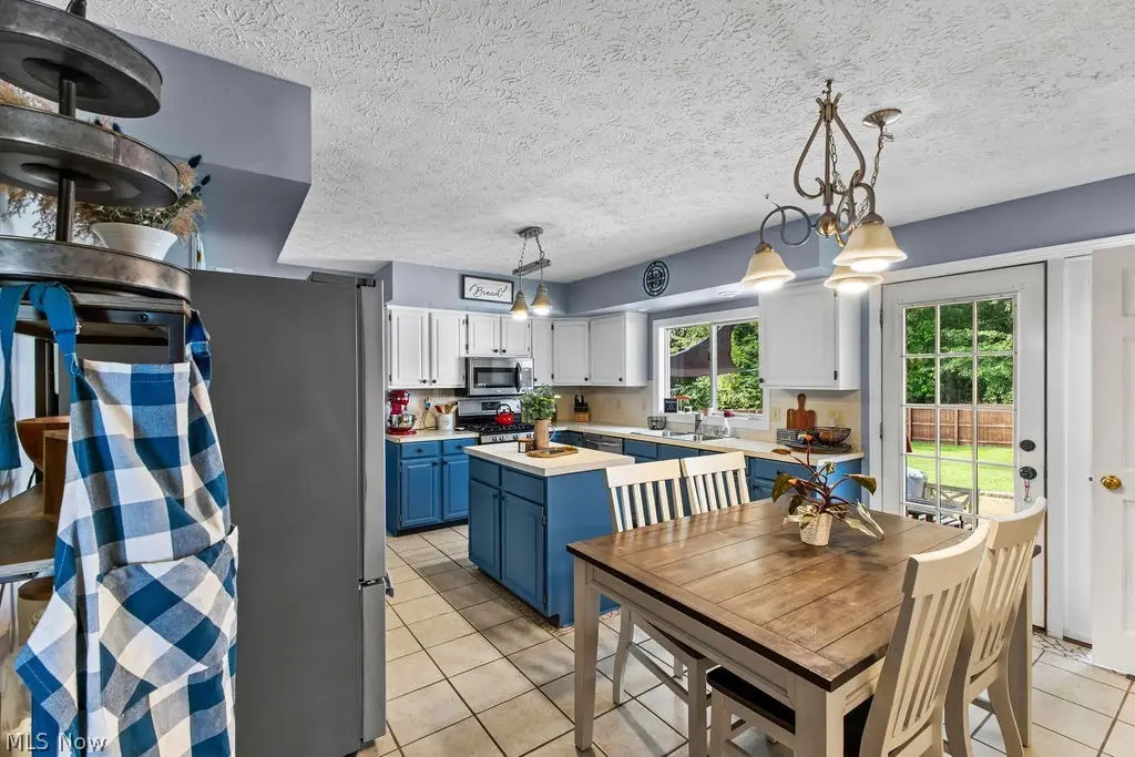 3597 Stratavon Nw Drive, North Canton, OH 44720 - #1