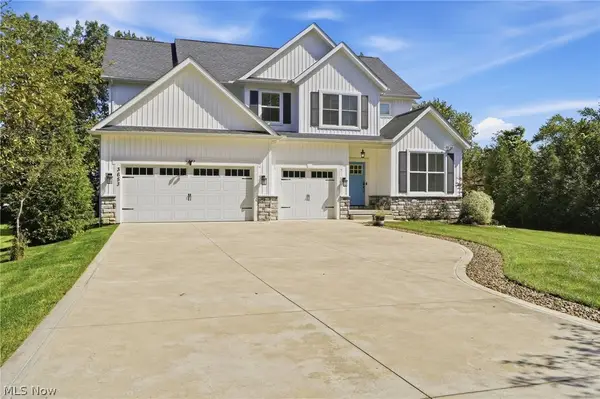 3653 Avondale Road, Woodmere, OH 44122