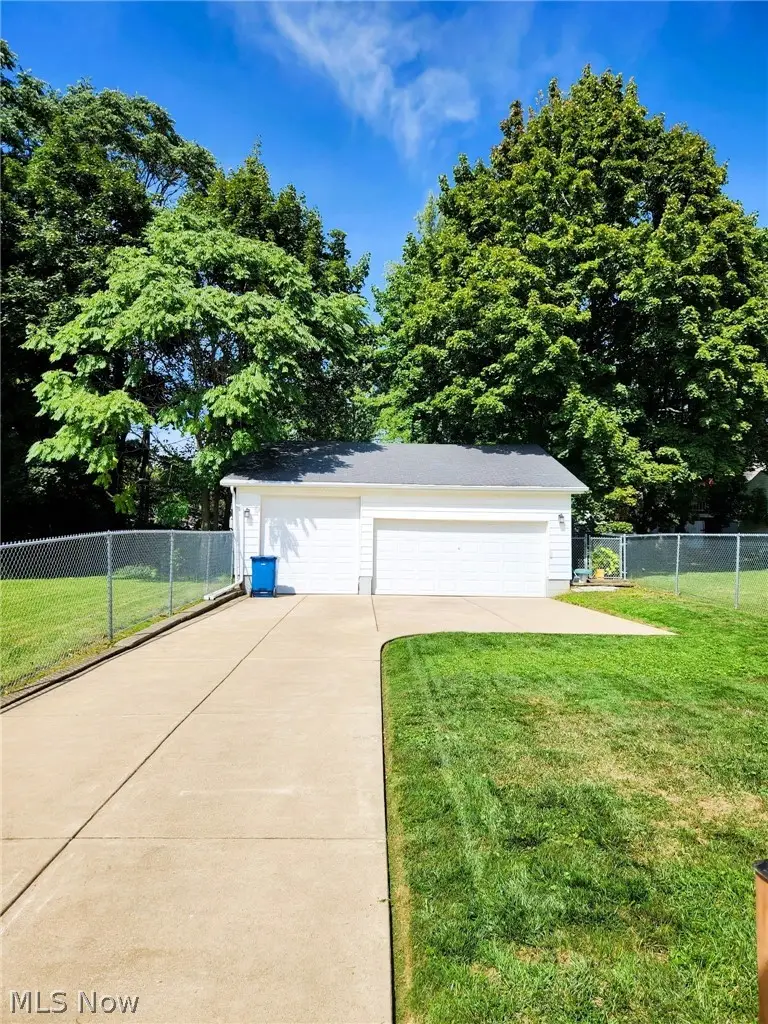 80 Smithsonian Street, Girard, OH 44420 - #2