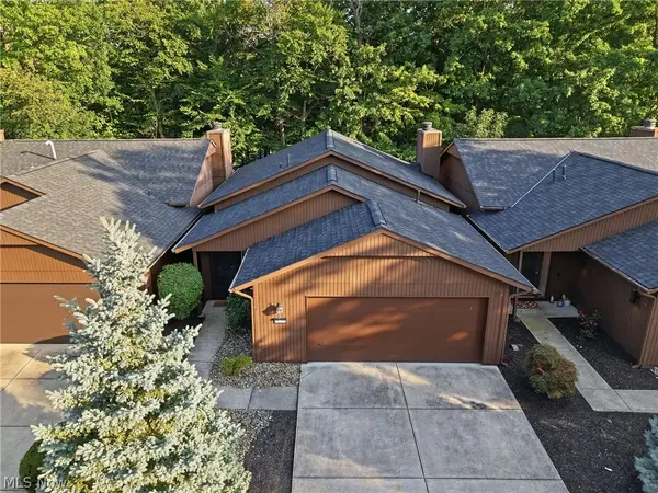 18259 Glencreek Lane, Strongsville, OH 44136