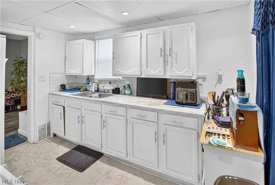 15715 Glendale Avenue, Cleveland, OH 44128 - #2