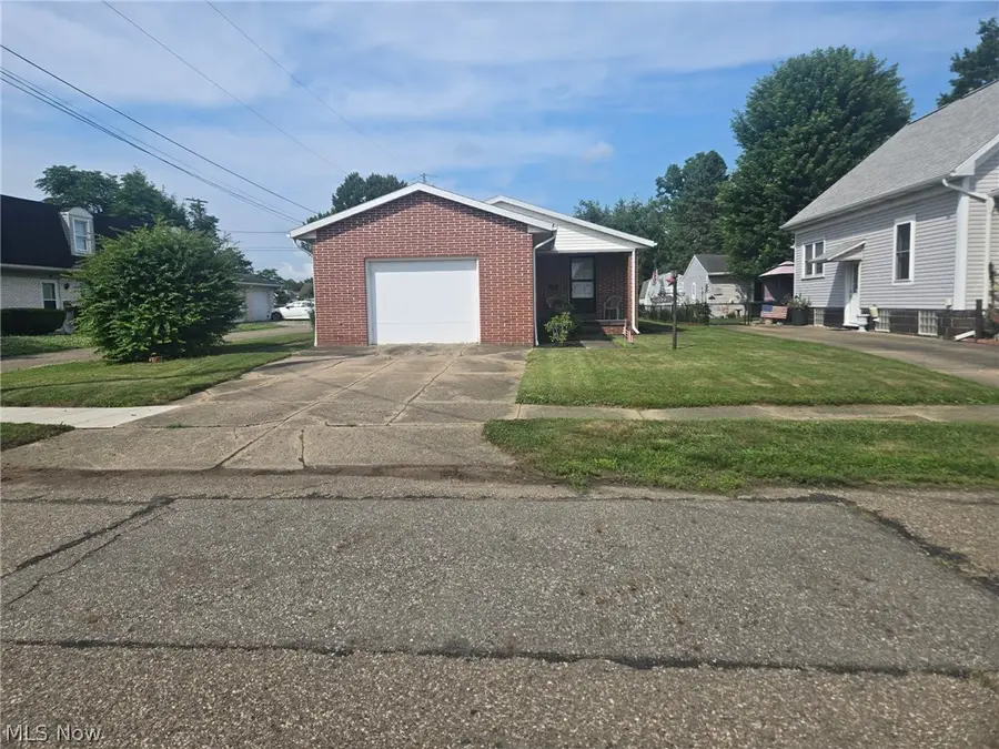 1022 Logan Nw Avenue, New Philadelphia, OH 44663 - #2