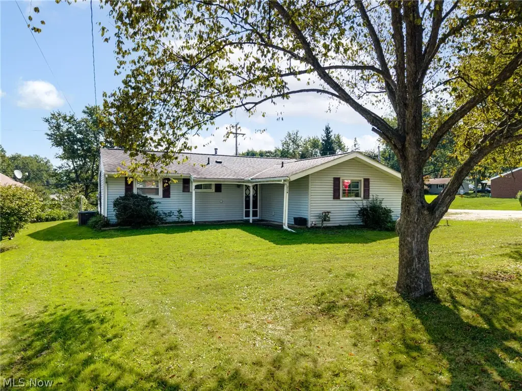 3714 State Route 43, Kent, OH 44240 - #1
