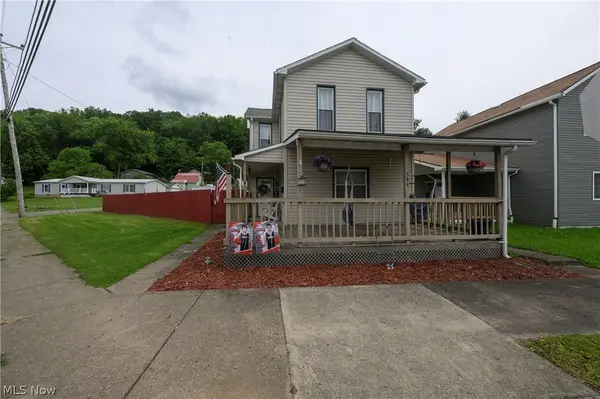 544 E High Street, Uhrichsville, OH 44683