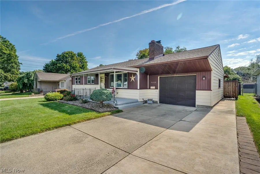 3229 Glen Oaks Drive, Youngstown, OH 44511 - #3