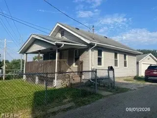 1703 30th Nw Street, Canton, OH 44709